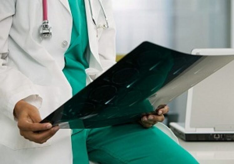 La radiographie aidera le médecin à diagnostiquer « l’ostéochondrose de la colonne thoracique »
