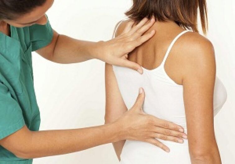 Si vous soupçonnez le développement d'une ostéochondrose thoracique, vous devriez consulter un médecin
